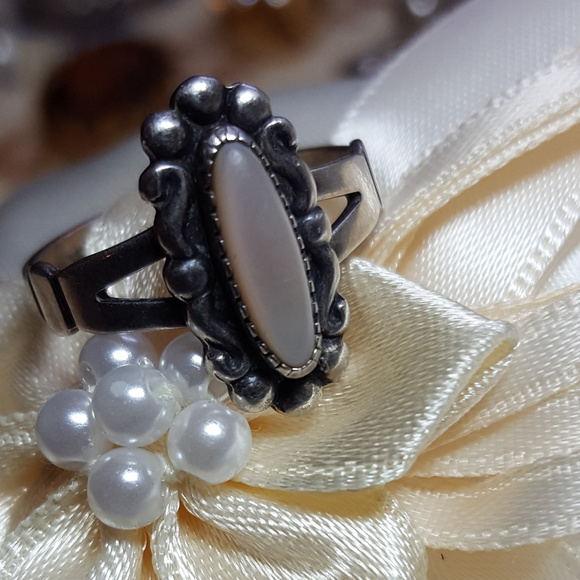 SouthWest Shell Mother of Pearl Promise Love Ring - Picture 2 of 8